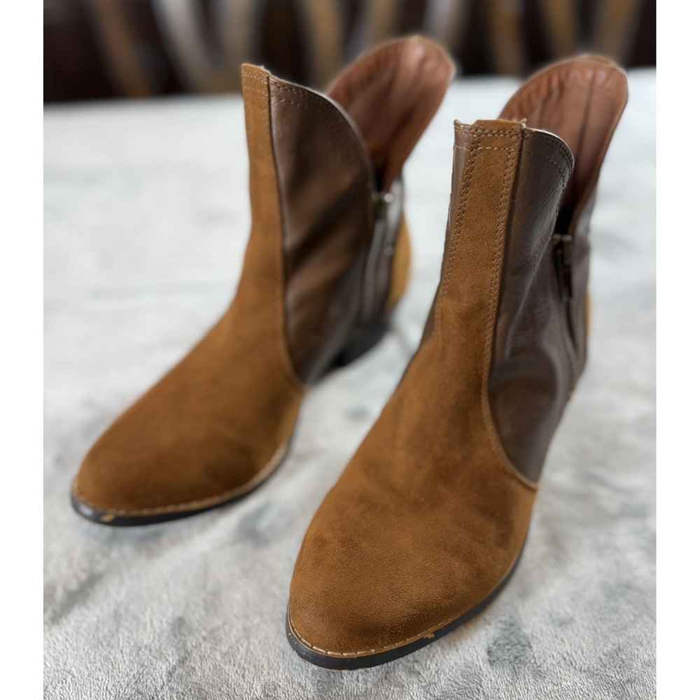 American Eagle Outfitters Boots Womens Size 7 Brown Ankle Western Side Zip V Cut